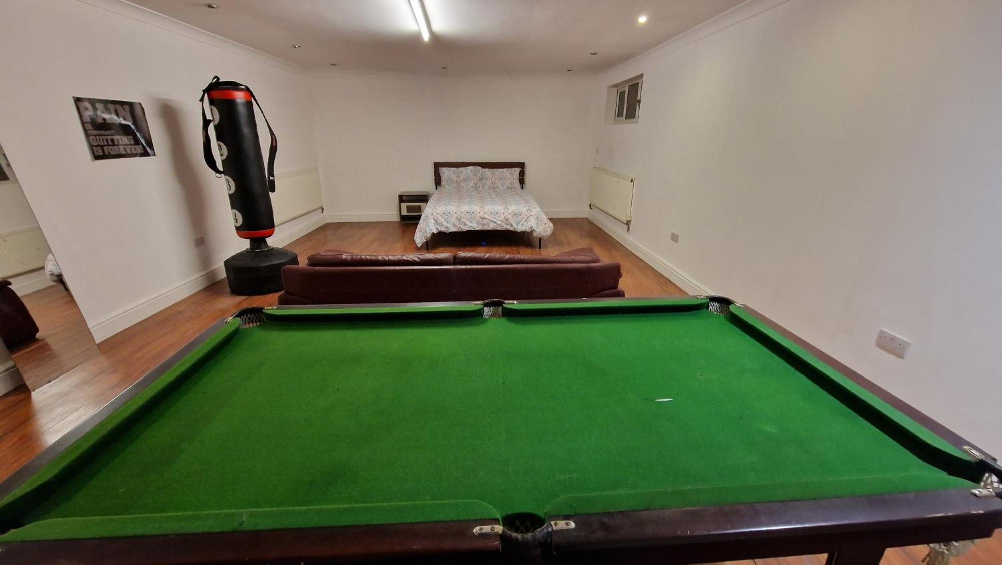 Large Annexe With Games Room Pool Table Ping Pong Air Hockey Movie Projector Windsor Buitenkant foto